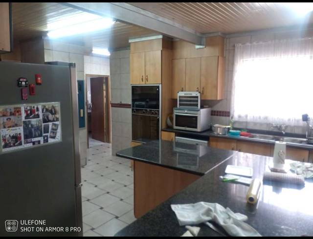 4 BEDROOM HOUSE FOR SALE IN MACKENZIE PARK